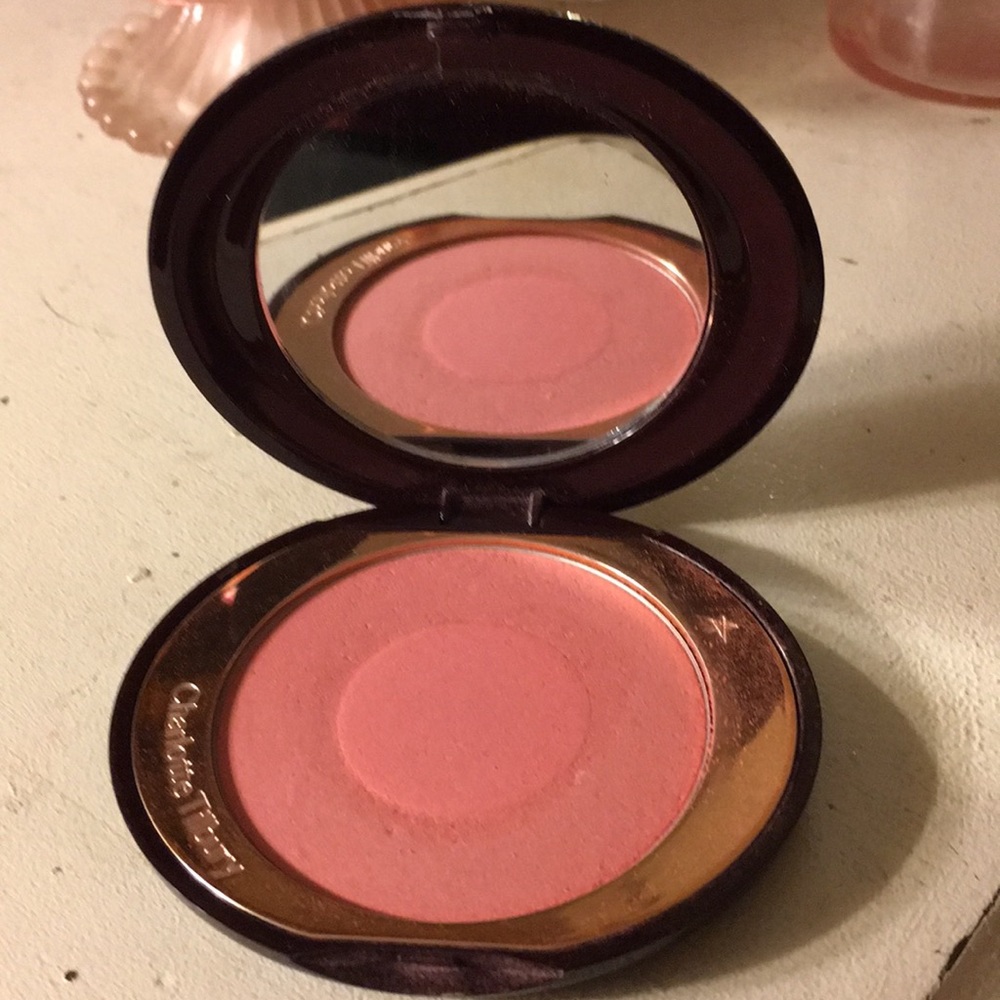 Charlotte Tilbury cheek to chic blusher
